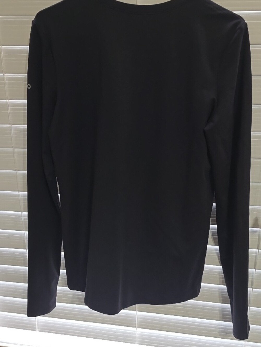 ALO Yoga Women's Long Sleeve Finesse Crewneck Top - Black - Picture 3 of 3